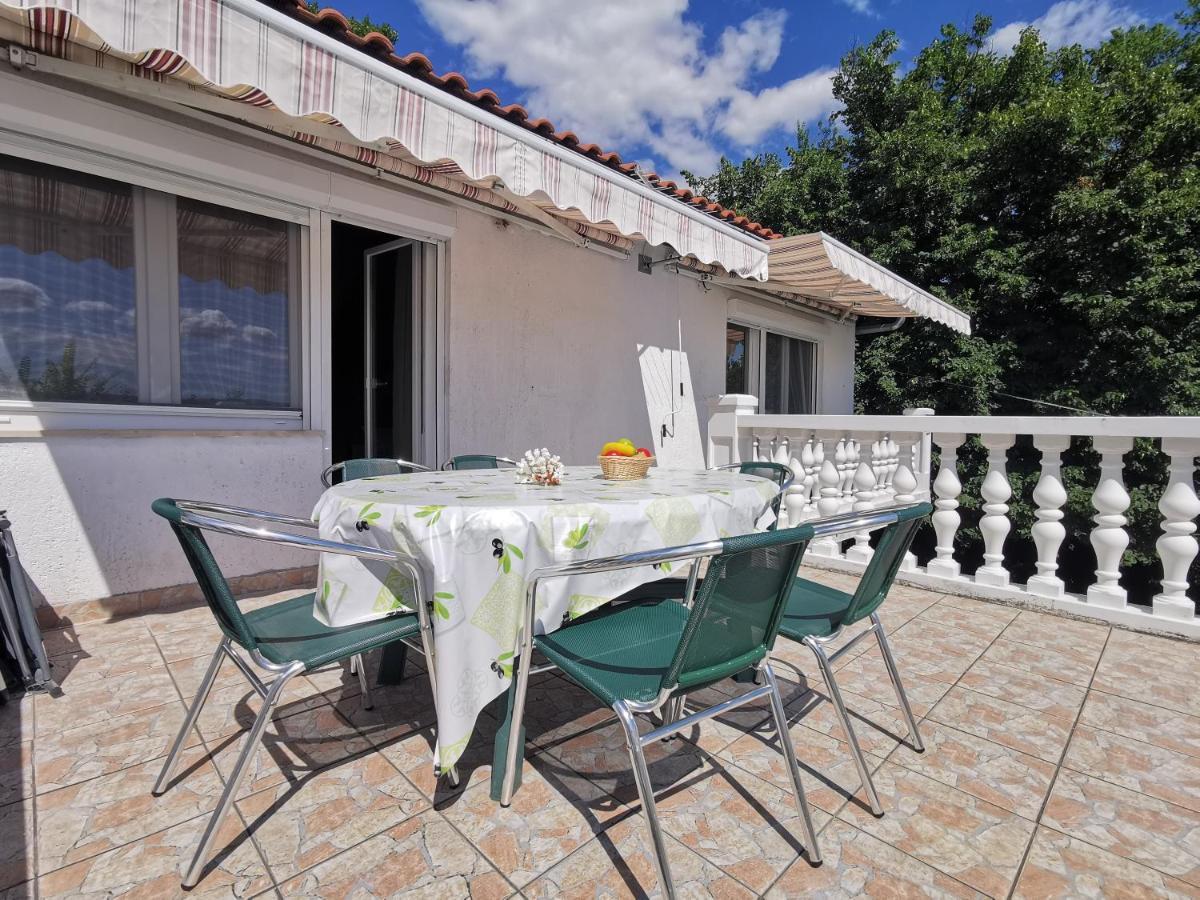 Maestral Apartment Брибир Екстериор снимка